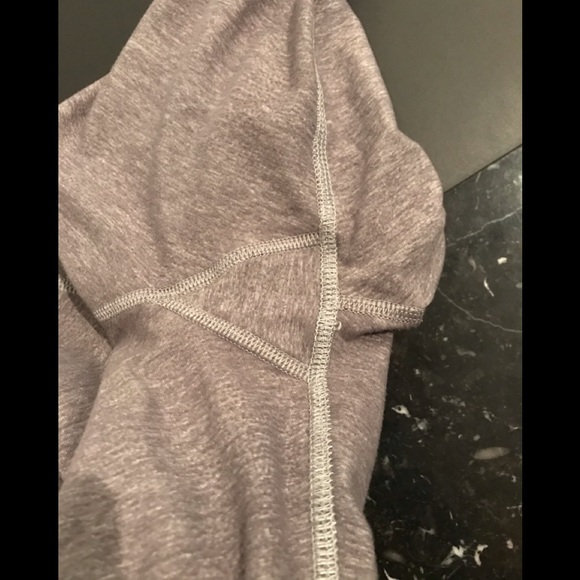 Lululemon wunder under pant 111 sz4 - Picture 8 of 8